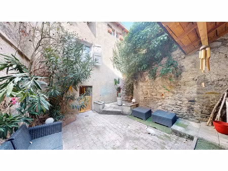maison de ville de caractère  170 m2 hab. avec une cour inté