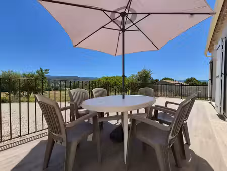 villa contemporaine de plain-pied de 2022 avec vue panoramique sur le luberon