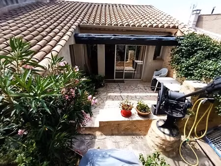 magnifique maison en pierres avec terrasse et garage