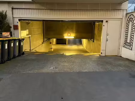 box fermé à louer – bois-colombes – proche gare