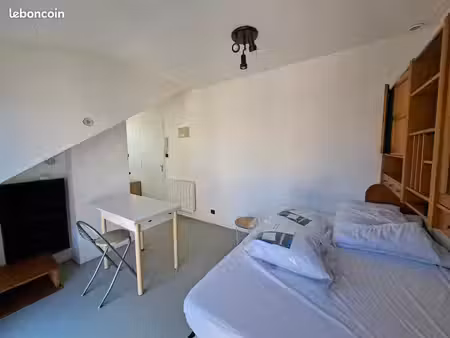 studio 1 pièce 12 m²