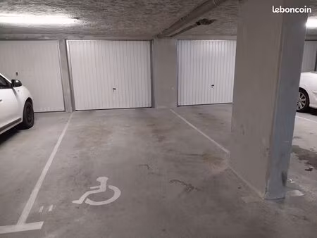 garage 2 places avec box fermé  berriat