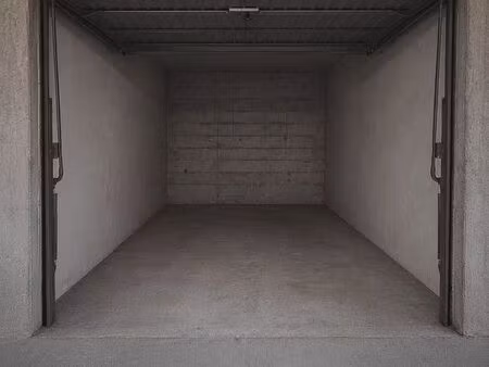 garage sécurisé à deux pas de la suisse – moillesulaz