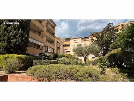 appartement t3 nimes centre - grande terrasse