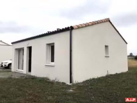 vente maison à pouzauges (85700) : à vendre / 60m² pouzauges