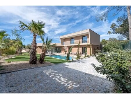 boulouris villa contemporaine neuve 8 pieces de 290m² avec piscine