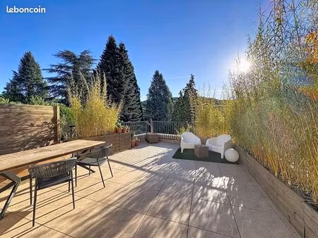 maison de village en duplex  rénovée  avec grande terrasse et parc privé - lessy