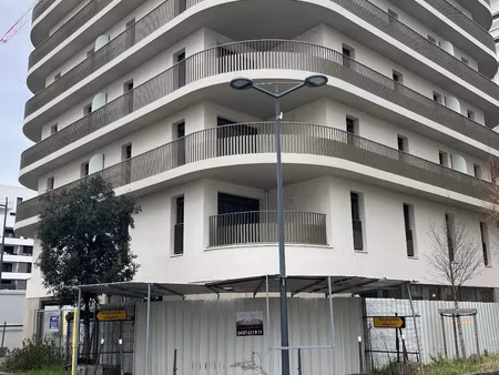 location bureau 94 m² à villeurbanne (69100)