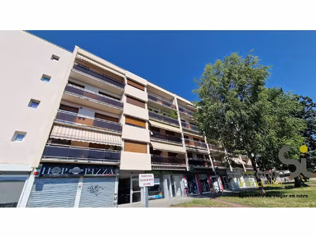 viager occupé – t3 61 m² – ascenseur – cave – fontaine