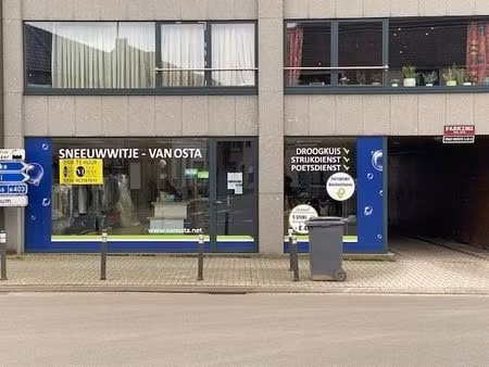 surface commerciale à louer à dorpsstraat 133 stekene (rbw38786)