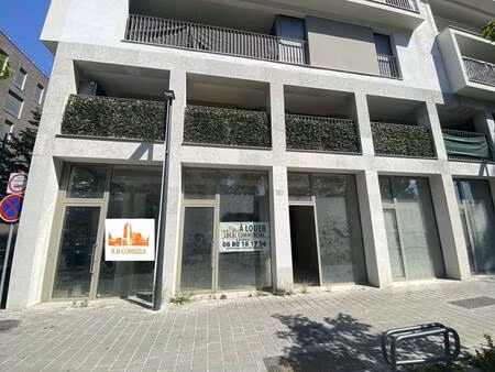 location commerce bobigny 93000 125m²