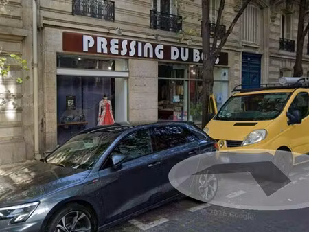 location commerce paris 75016 85m²
