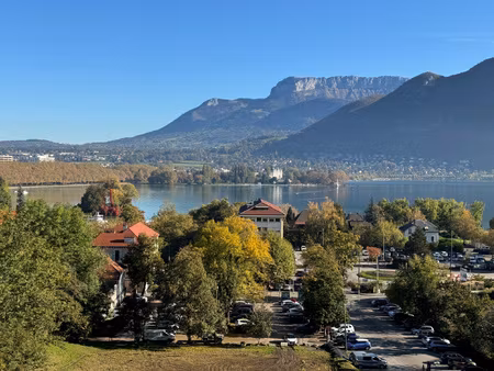 a vendre en exclusivité : garage de 16.79m2 à 2 pas du centr