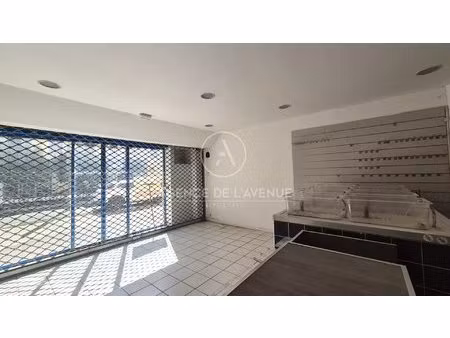 local commercial 62 m2 libre