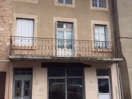 lugny  place du paquier local professionnel libre