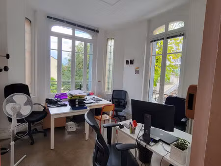 local commercial de 156.34 m² à malakoff