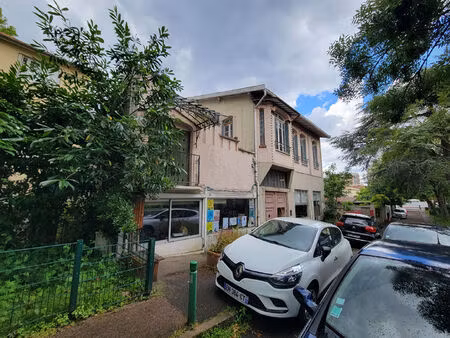 local commercial de 81.87 m² au sol à malakoff