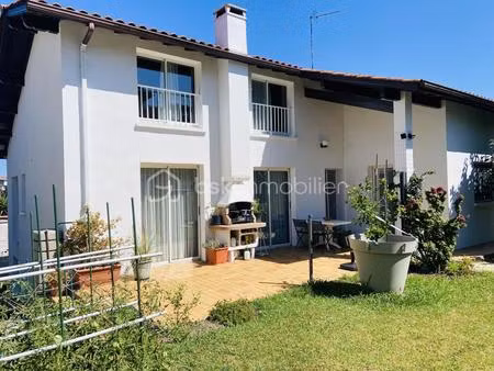 hendaye – une maison familiale aux volumes exceptionnels  où tout se vit de plain-pied !