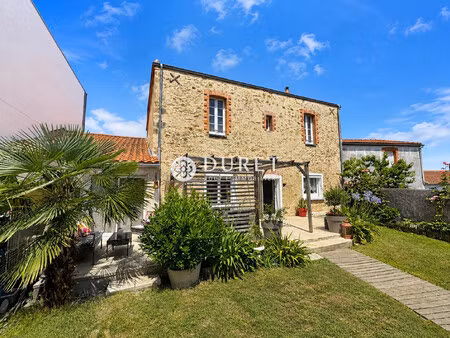 maison bourgeoise à vendre - bourg de la garnache