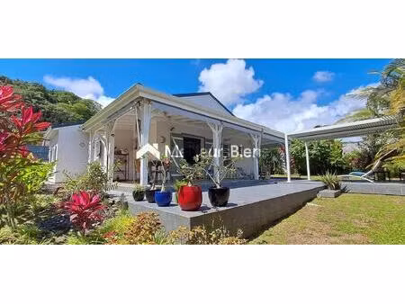 maison familiale 4 pièces avec jardin de 591 m² à petit-bourg