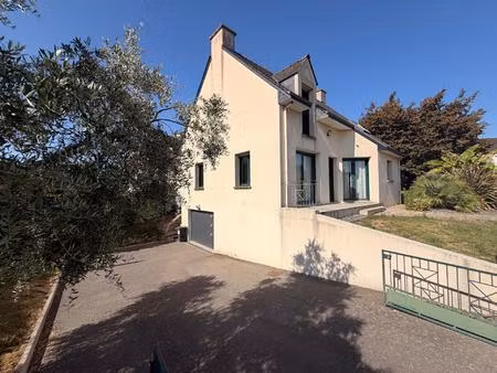 maison familiale 121 m² – 4 chambres – sous-sol complet – terrain clos de 606 m²