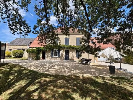 maison familiale rénovée avec goût - 162 m² habitables sur un terrain de 1 916 m² - 4 cham