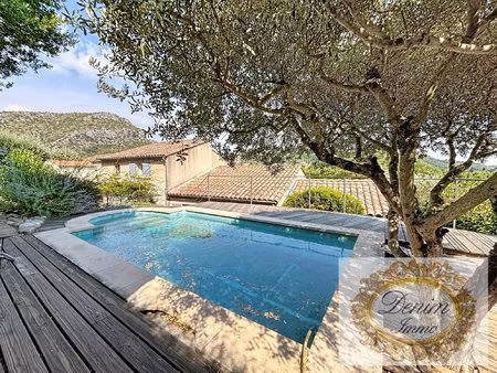villa 4 ch  2 sdb  3 garages  piscine