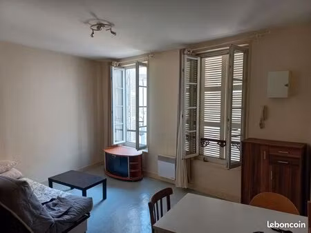 studio meublé  saintes centre
