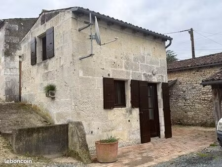 maisonnette entre saintes et chaniers