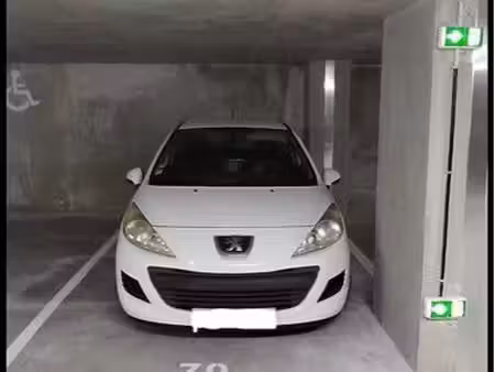 location parking square benès