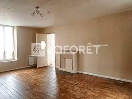 location appartement 2 pièces à courseulles-sur-mer (14470) : à louer 2 pièces / 48m² cour