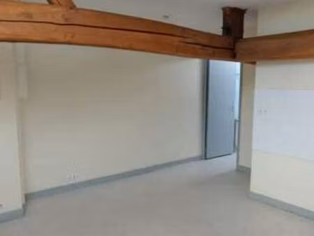 location appartement 2 pièces à dénezé-sous-doué (49700) : à louer 2 pièces / 38m² dénezé-