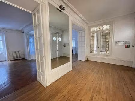 location bureaux 63 m² à 317 m²