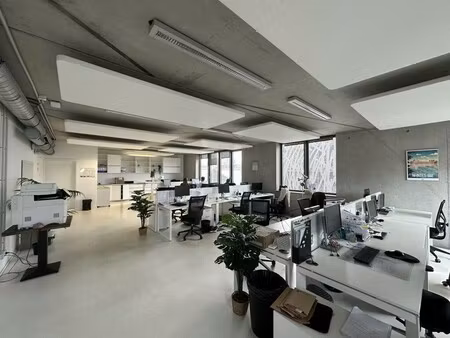 location bureaux 216 m²