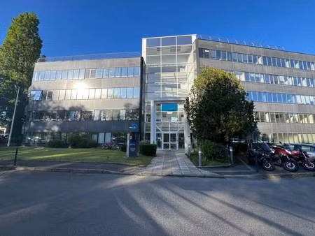 location bureaux 148 m² à 1 823 m²