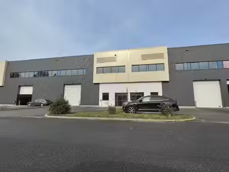 location local d’activités 469m² à 1504m²