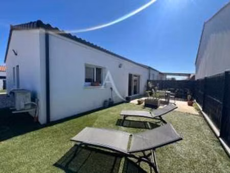 vente maison à saint-vincent-sur-jard (85520) : à vendre / 69m² saint-vincent-sur-jard