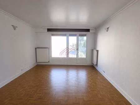 quartier lehot - 4 pièces avec box