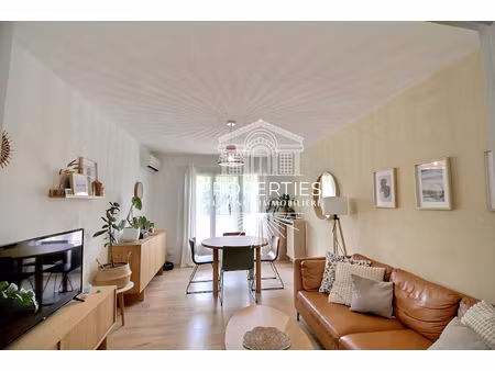 appartement t3 de 69 m² avec balcon  ascenseur  cave et parking fermé - la garde