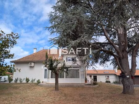 jolie maison traditionelle