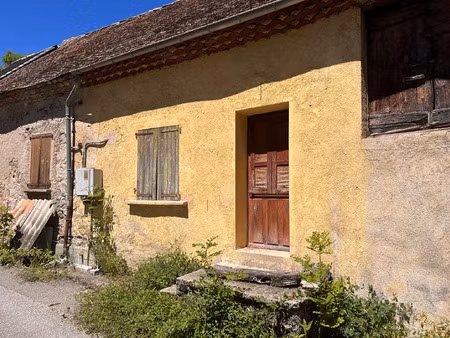 maison manteyer 30 m2 à rénover