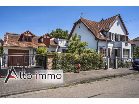 maison de caractère avec beau potentiel d'aménagement 129