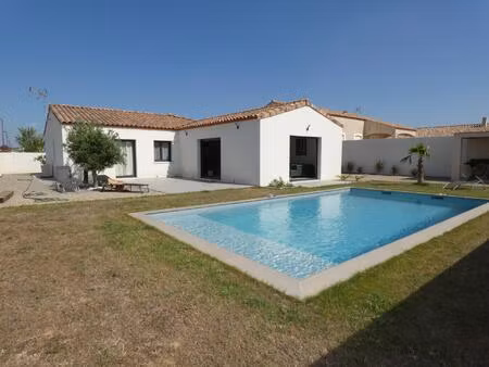 villa plain pied 133m2 4 chambres sur terrain sans vis à vis de 616m2 avec piscine et gara