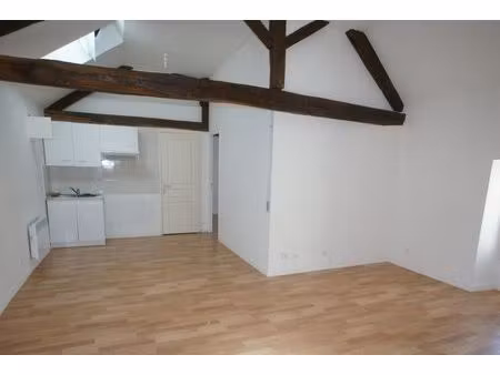 appartement 2 pièces 39 m² à louer civray 86400 ? | era immobilier