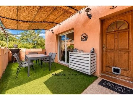 dpt var (83)  à vendre le beausset appartement t4 de 84 m² - terrasse de 18 m² - stationne
