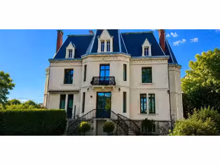 maison avec piscine et terrasse culan (18)