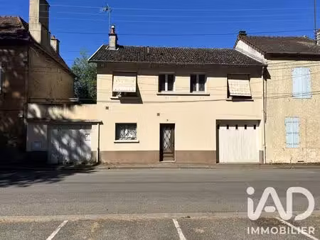 maison à moulins (03000)