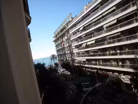 location appartement 1 pièce 22 m² à nice (06000)
