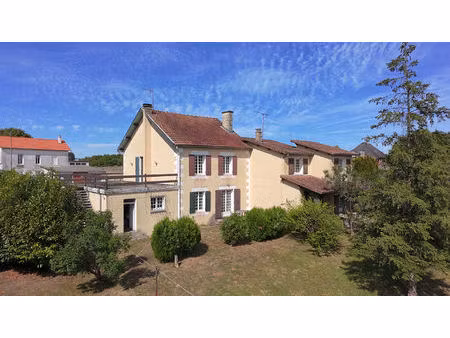 maison 8 pièces 277 m² à vendre / acheter saint-pierre-d'exideuil 86400 ? | era immobilier