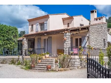 bagnols-en-forêt – élégante villa avec piscine dans un environnement privilégié